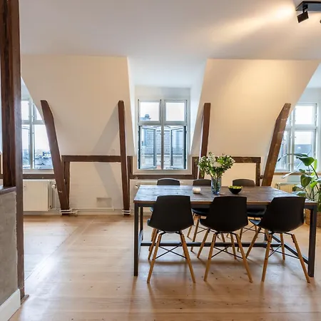 Penthouse In The Heart Of Apartment